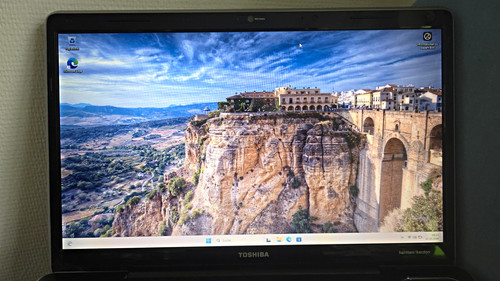 Toshiba notebook laptop - notebook,